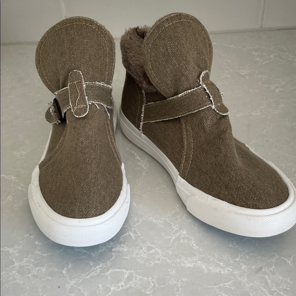 Blowfish ladies  Brown Canvas Sneakers w/ fur trim- new with tag